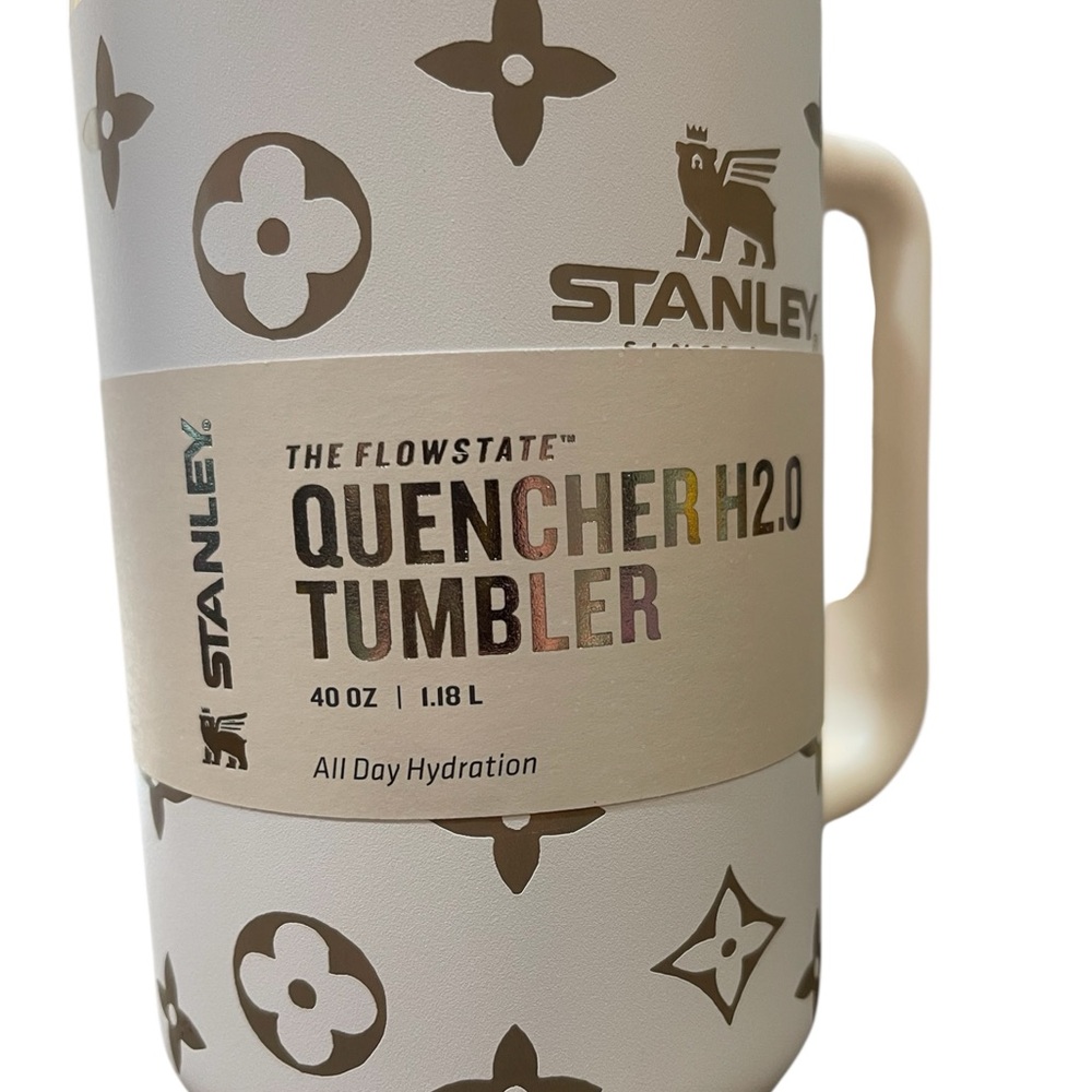 Stanley Quencher H2.0 40 oz Tumbler with Monogram Design - Picture 3 of 9